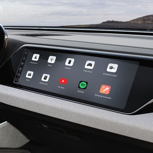 Blick auf das Beifahrerdisplay der A6 Limousine.