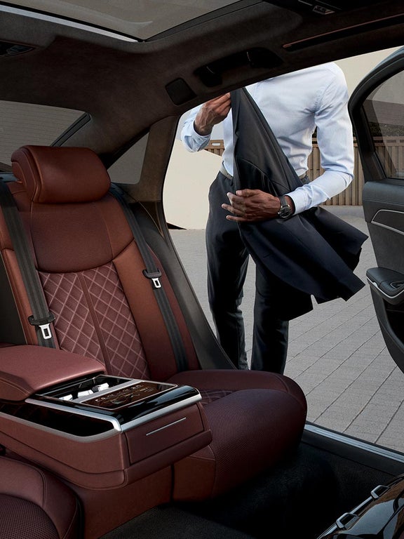 Bagsæder i Audi A8 L TFSI e