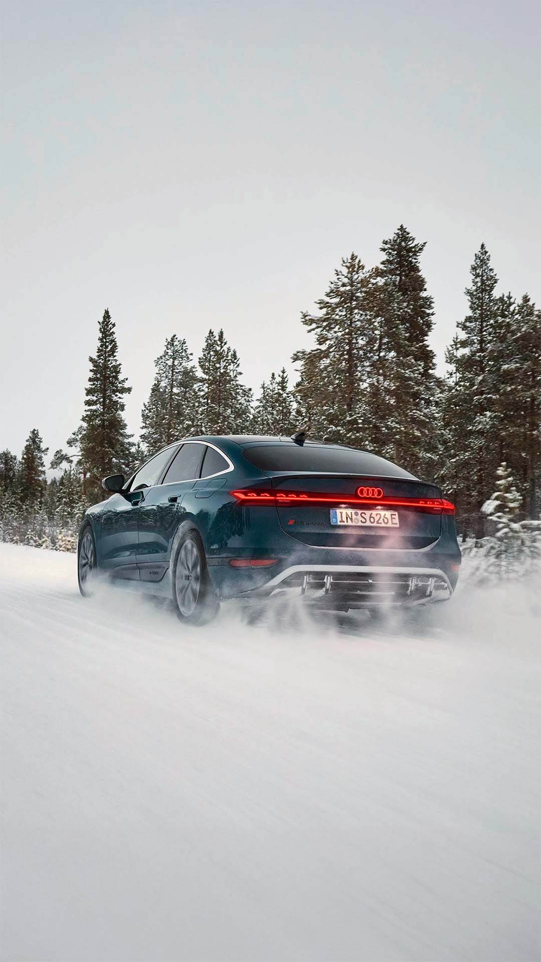 Audi A6 Sportback e-tron i vinterlandskap