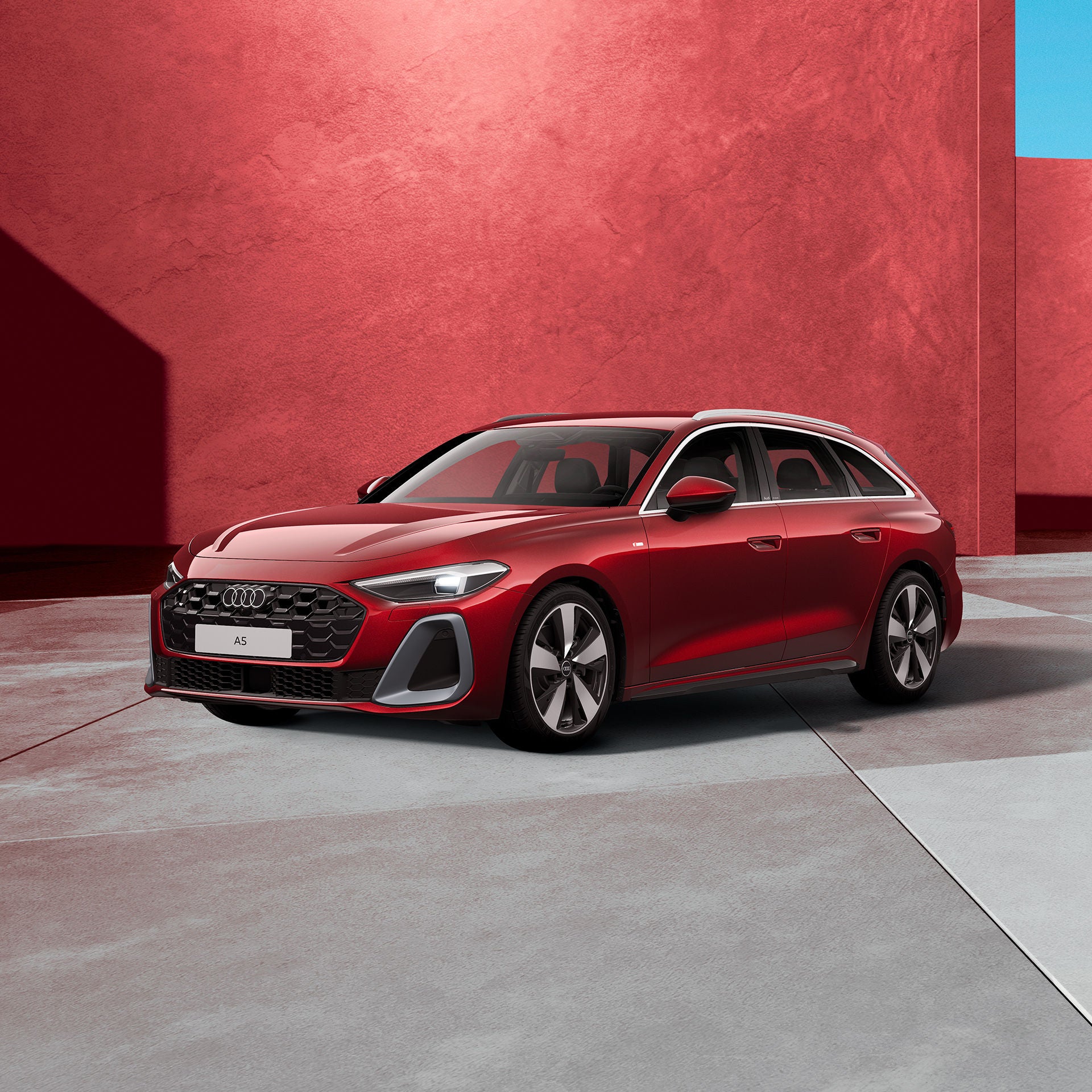 3/4 Ansicht eines roten Kombis