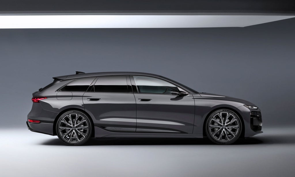 Zijaanzicht van de Audi A6 Avant e-tron