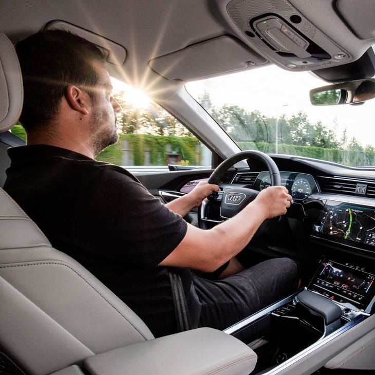 Foto de un Audi e-tron de ocasión, un Audi e-tron seminuevo o un Audi e-tron de segunda mano.