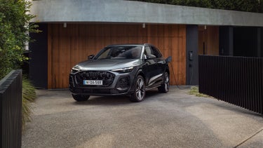 Q5 e-hybrid charging plug