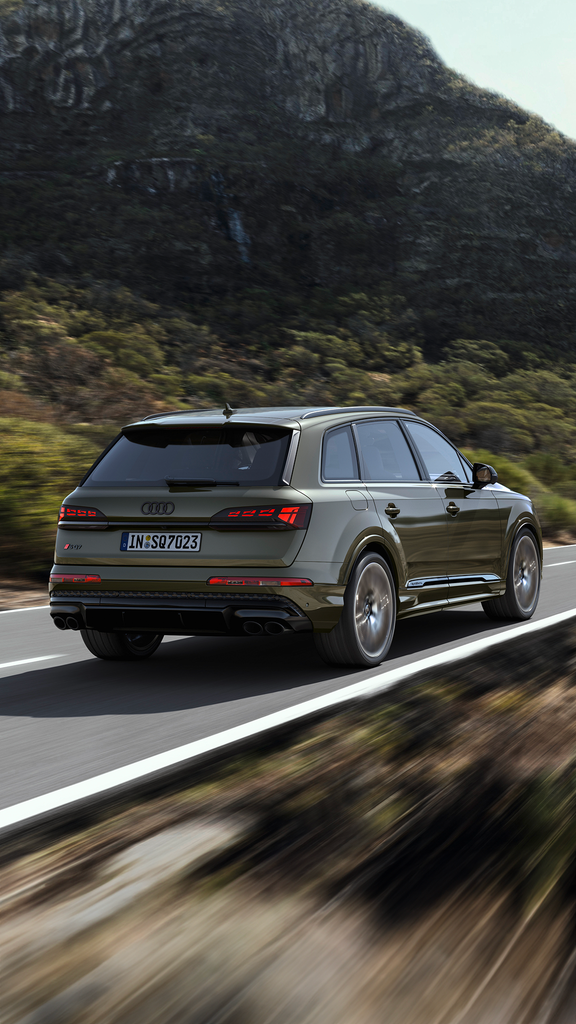 Foto de un coche híbrido enchufable de Audi.