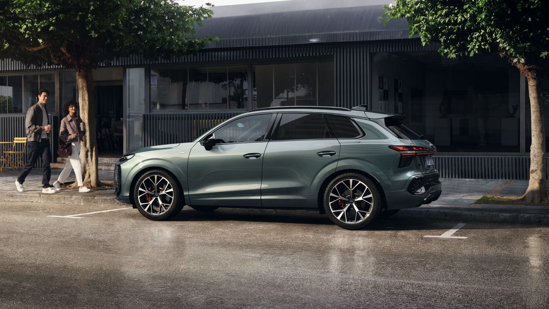 Side view Audi Q3 SUV