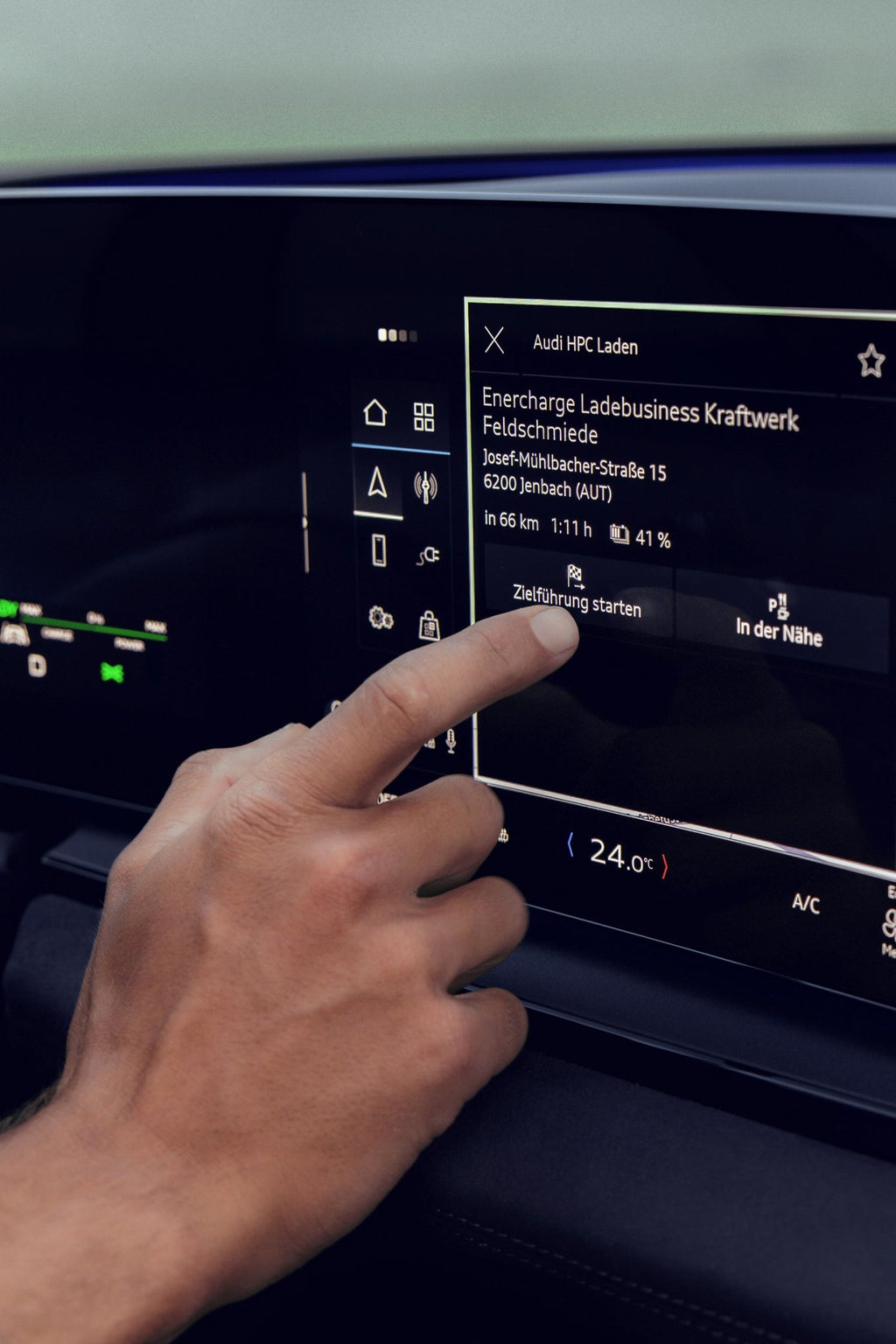 Le planificateur d’itinéraire Audi e-tron calcule le trajet le plus rapide avec un minimum d’arrêts de recharge, tout en prenant en compte les prévisions de trafic.