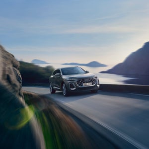 Un Audi Q5 SUV con diseño deportivo. 