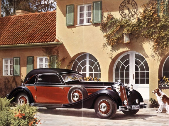 Zeichnung eines Horch 853 neben einem Hund vor einem großen gelben Landhaus