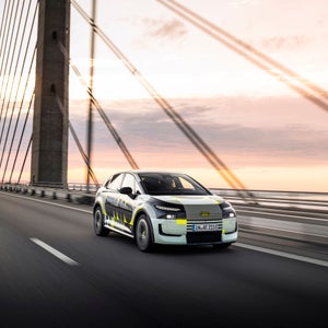 Audi A2 e-tron in een camouflage-wrap
