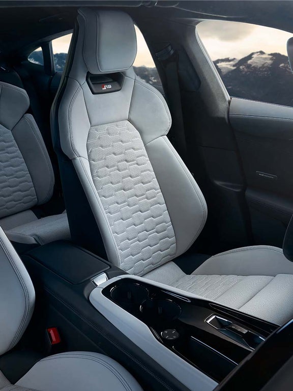 RS e-tron GT ice race edition