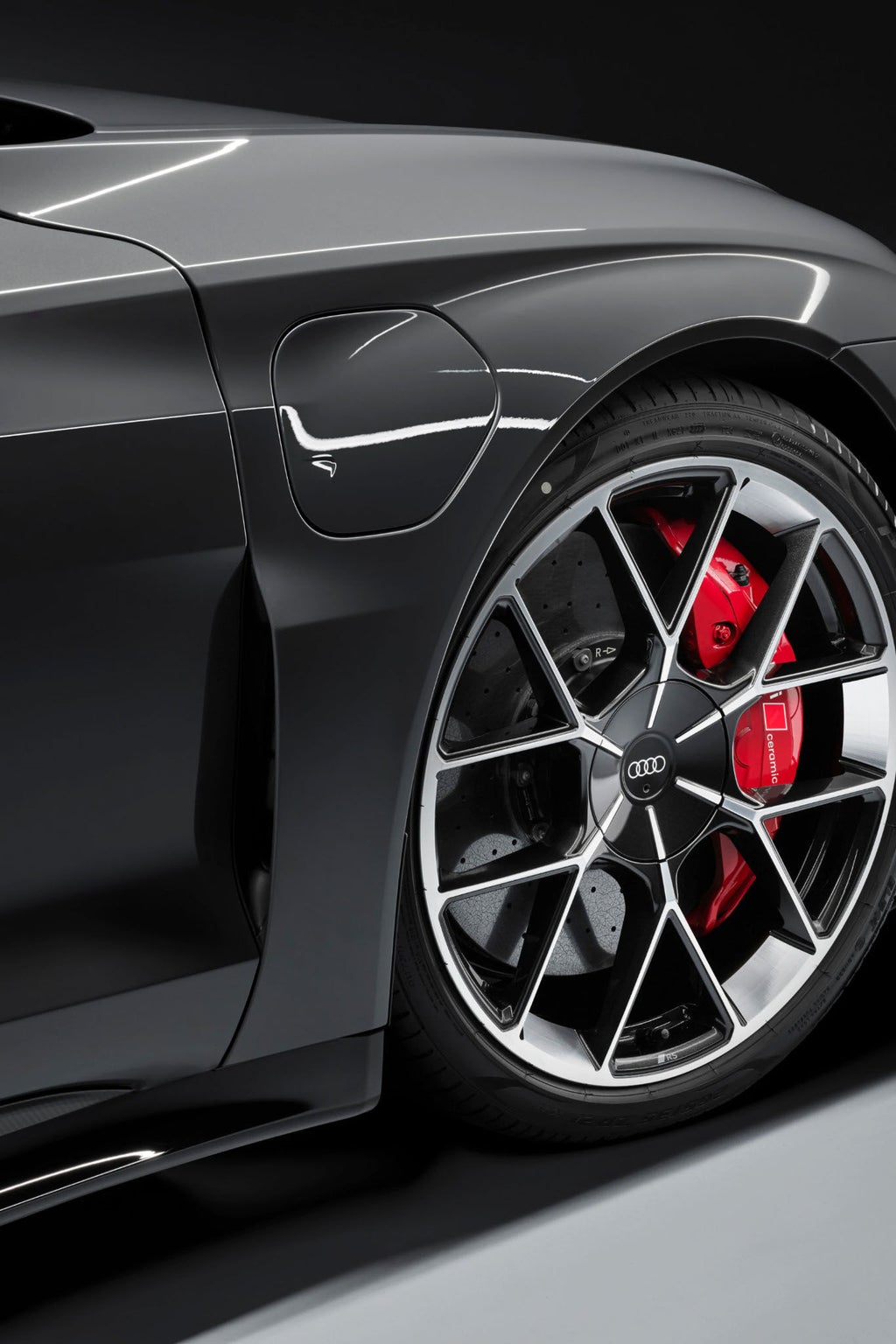 Nadkole Audi RS e-tron GT.