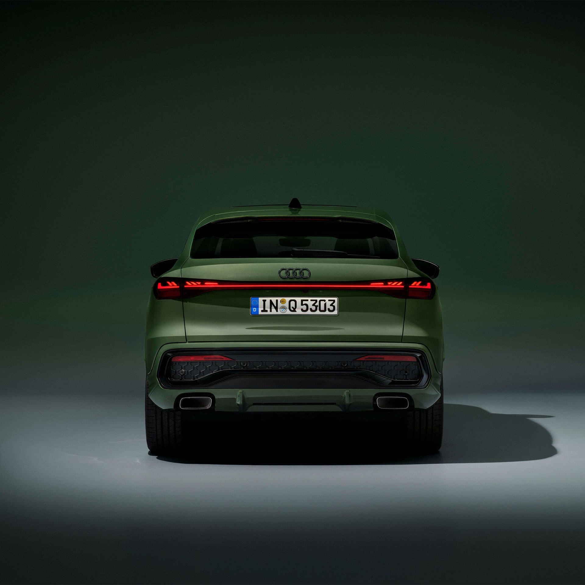 Foto de Stock de Vehículos Nuevos.