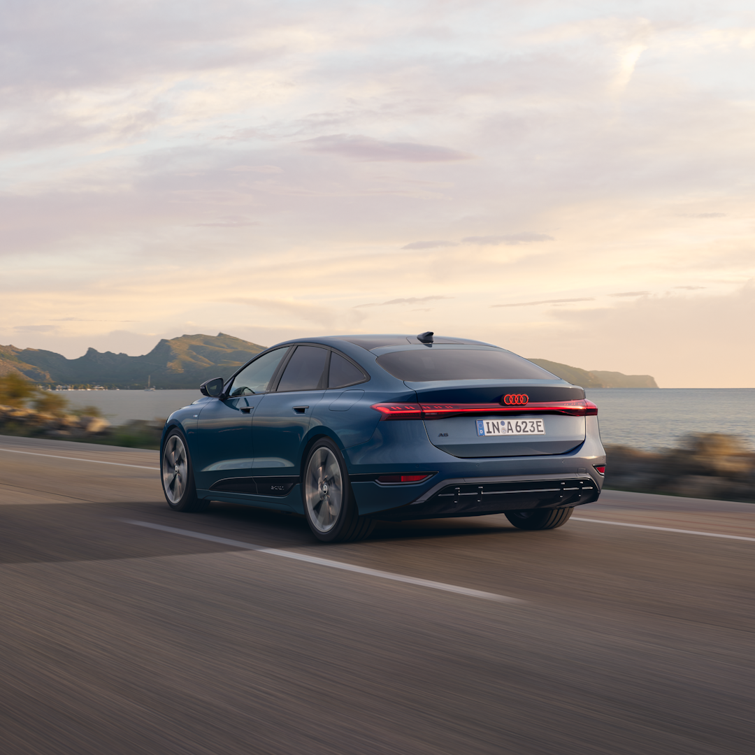 En A6 Sportback e-tron set bagfra