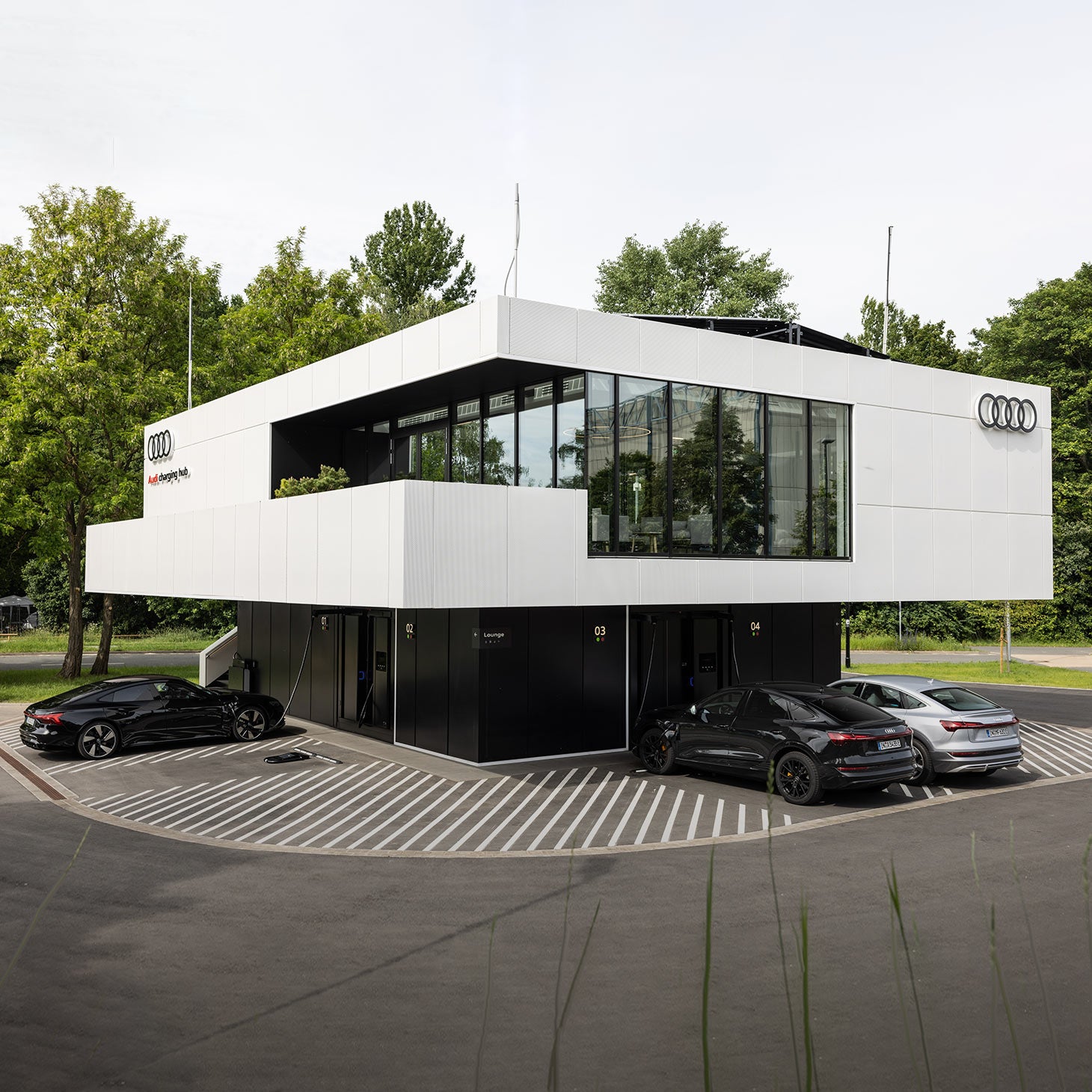 Audi charging hub