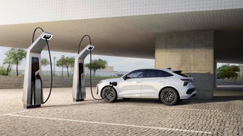 Foto de la atención al cliente sobre Audi charging.  