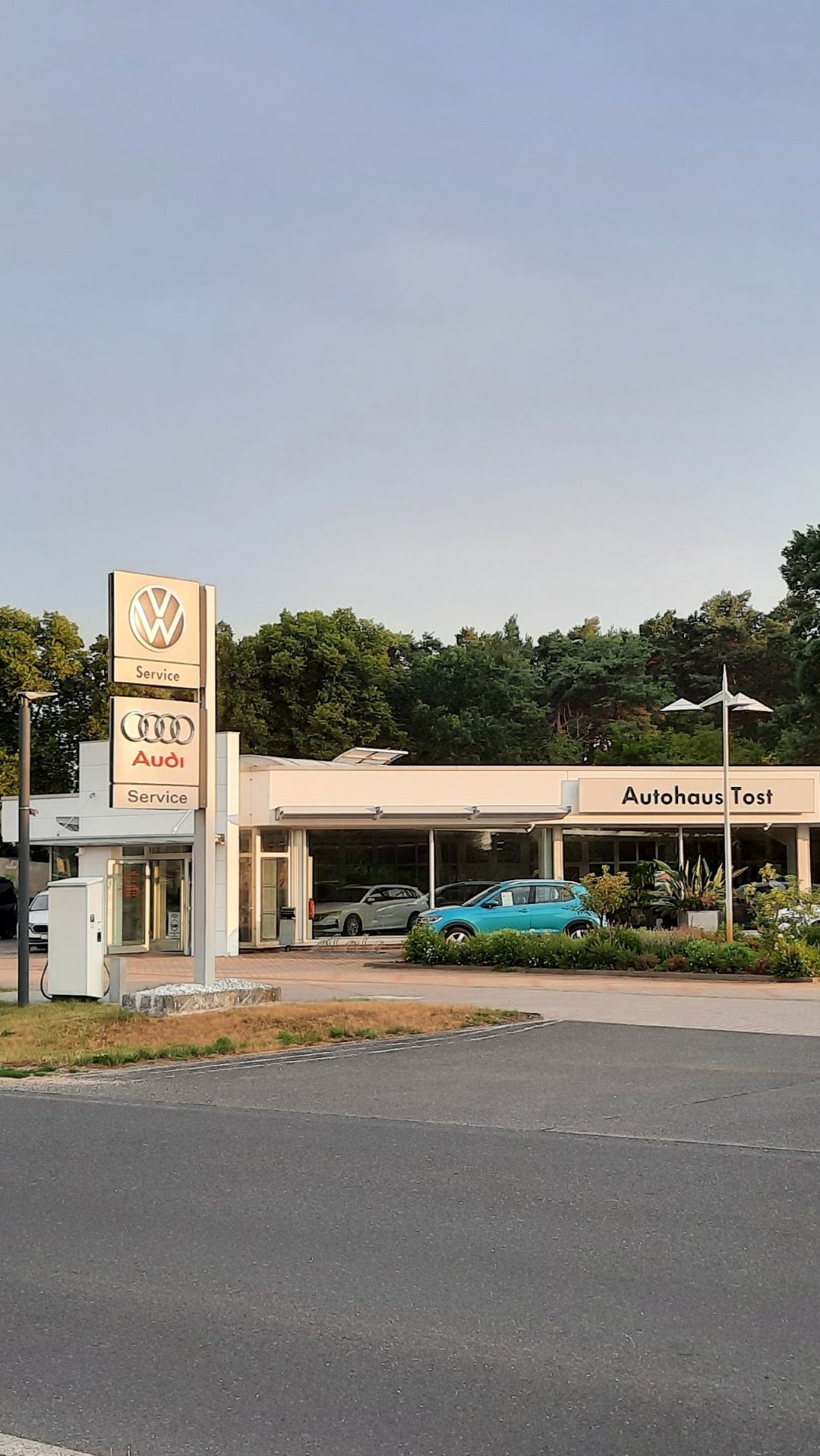 Außenansicht Autohaus Tost GmbH