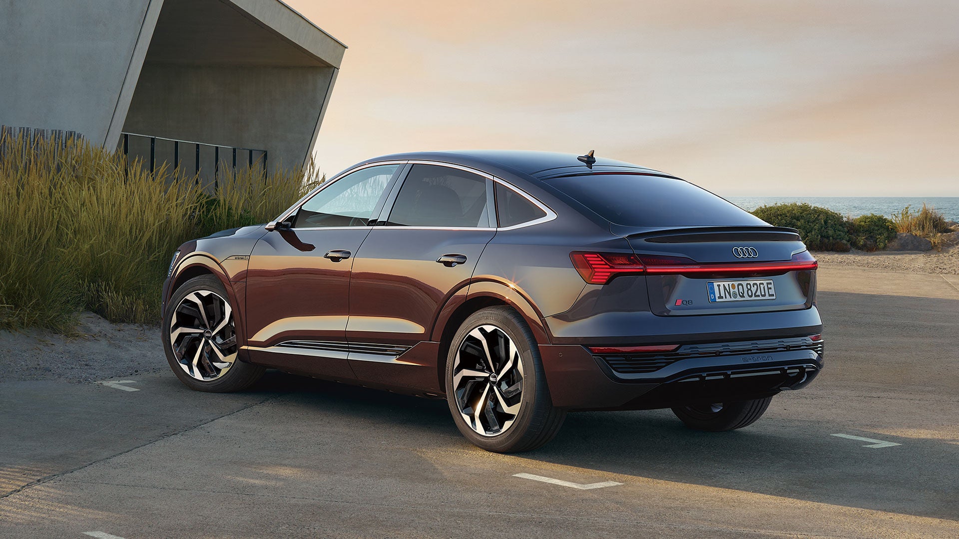 Audi Q8 e-tronの魅力 | Audi 太田