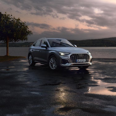 Foto del cambio de escobillas limpiaparabrisas de los Accesorios Originales Audi. 