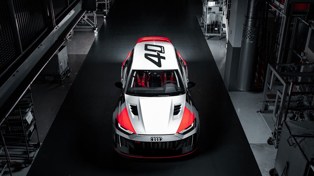 L’ADN d’une athlète : l’Audi RS 6 GTO concept rend hommage à l’Audi 90 quattro IMSA GTO