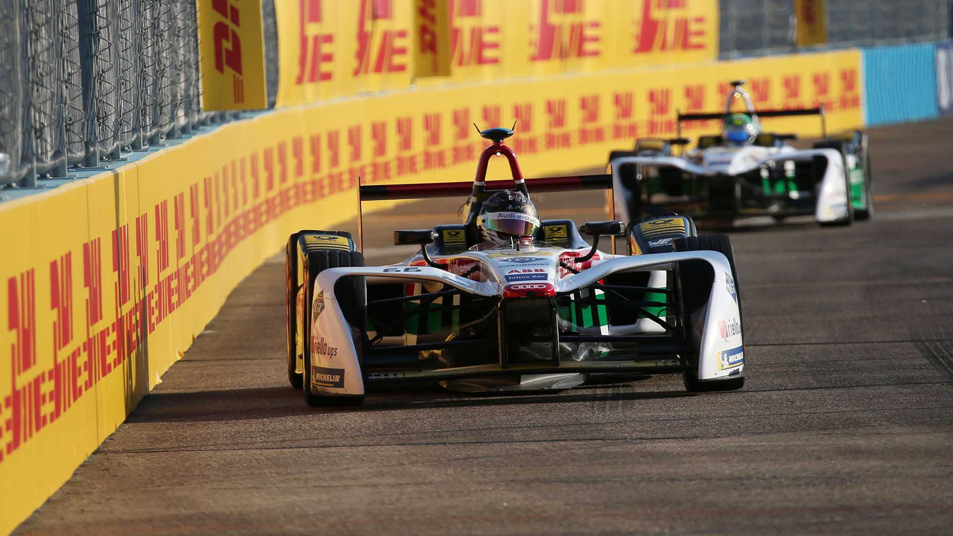 Das Foto zeigt Daniel Abts Audi Formel-E-Rennwagen in Berlin im Jahr 2018.
