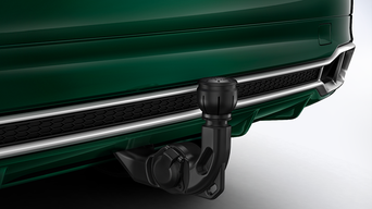 Dettaglio di un gancio traino Audi orientabile meccanicamente.