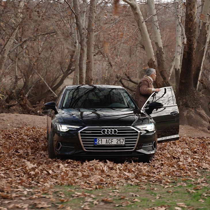 Emir Ersoy, Audi A6 ile. Diyarbakır,2022.