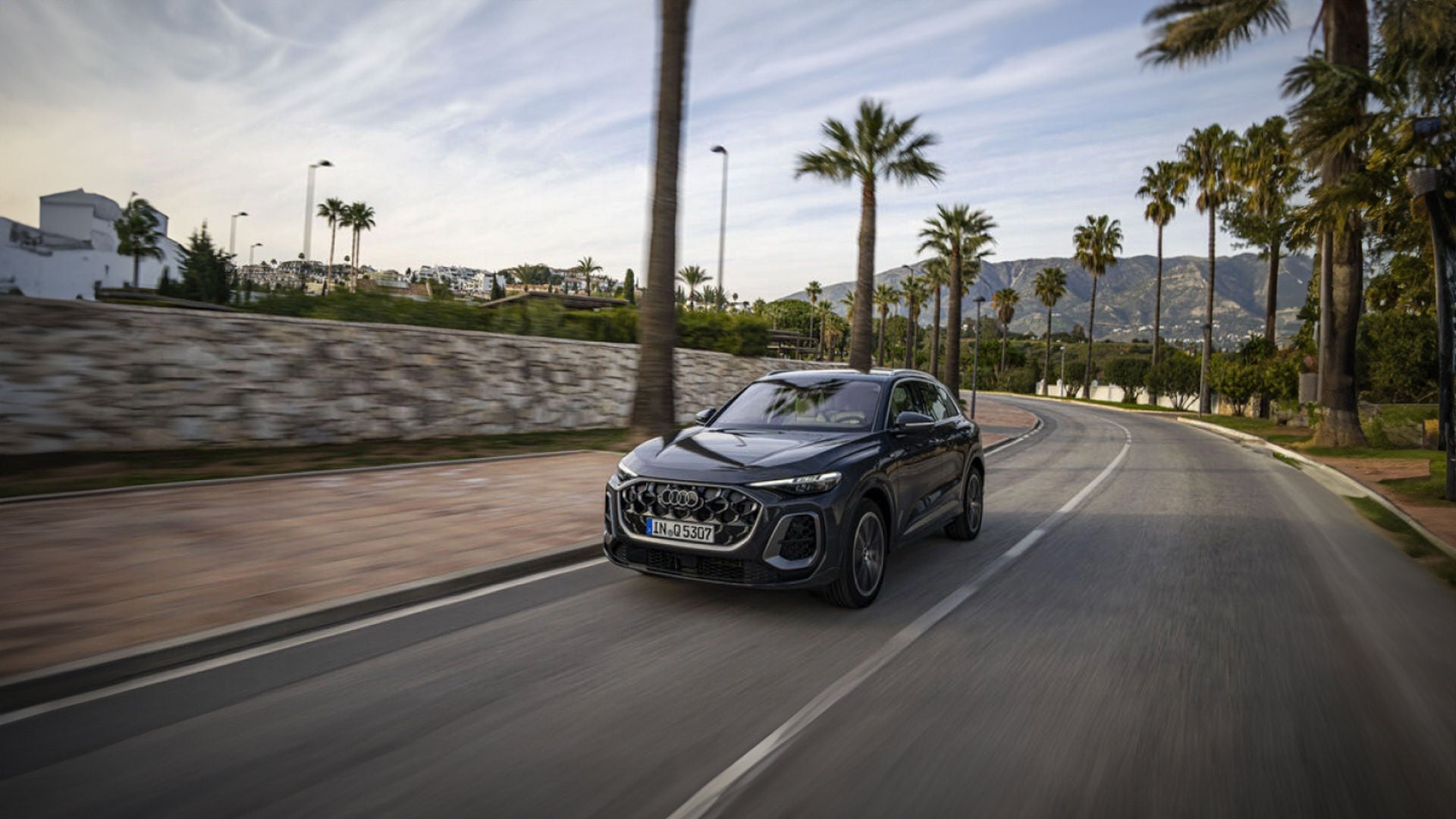 Foto de un Audi Q5 SUV e-hybrid