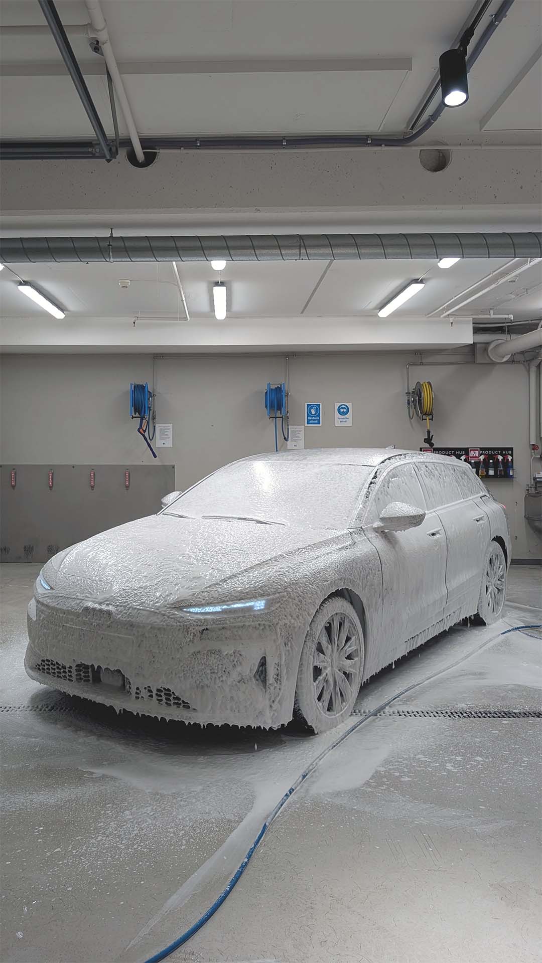 Bilvask av Audi A6 e-tron