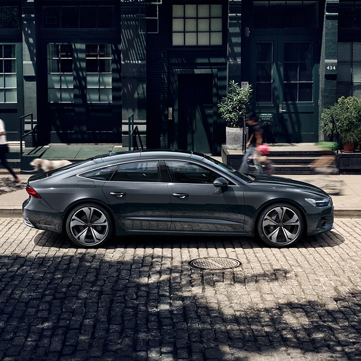 Dynamic side view Audi A7 Sportback