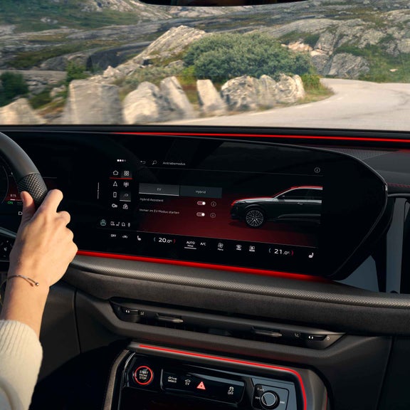 Audi Q5 Sportback e-hybrid MMI Anzeige