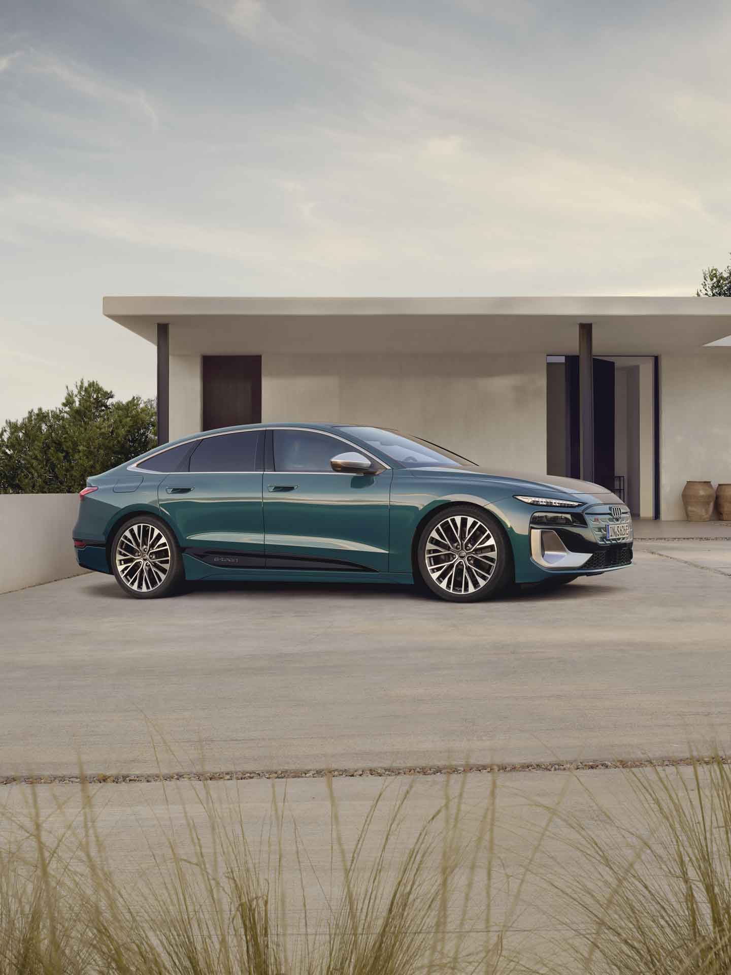 S6 Sportback e-tron sedd från sidan