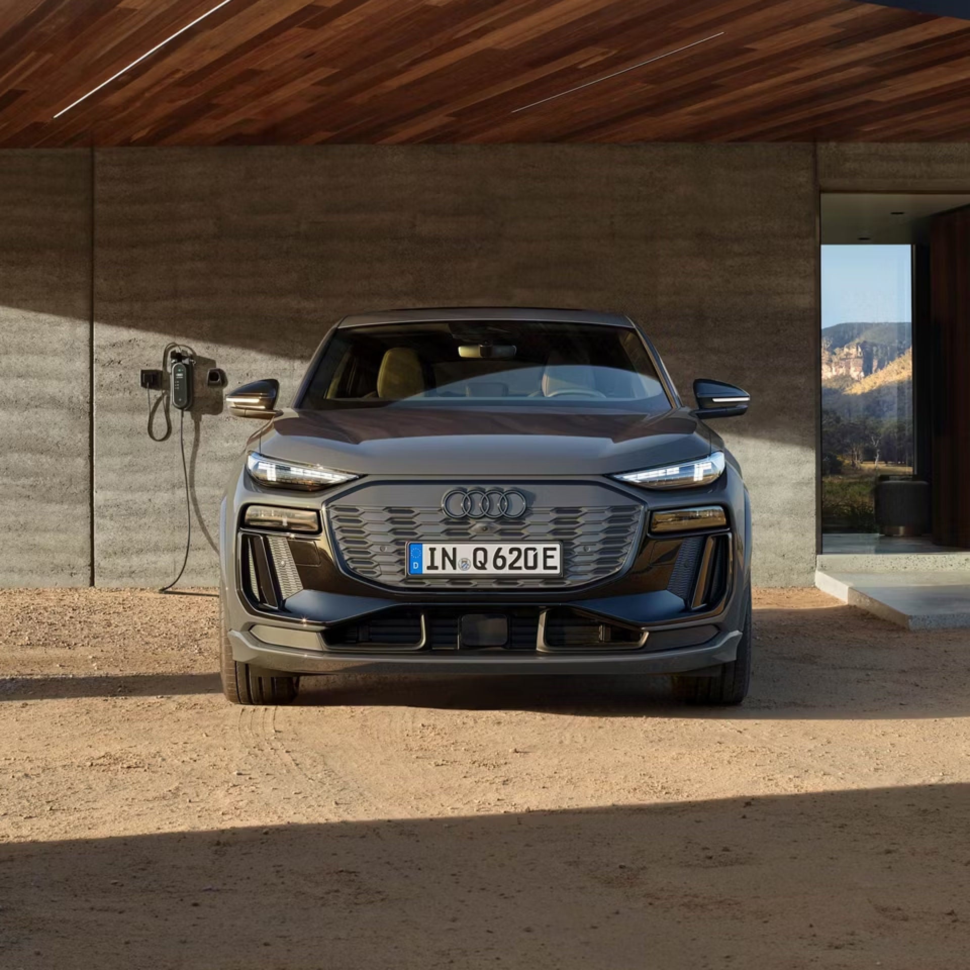 Foto del precio de un coche eléctrico Audi. 