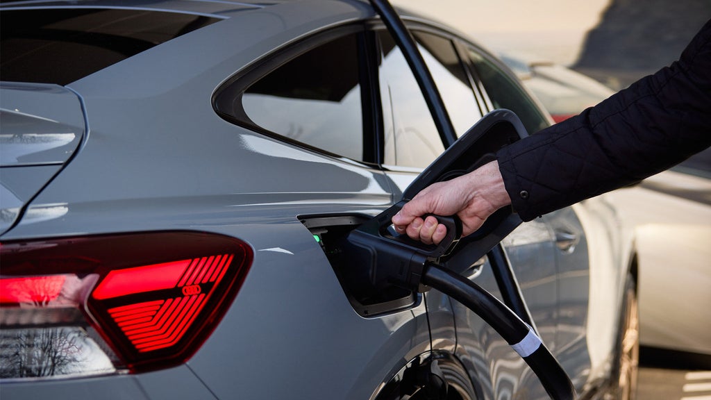 Foto de la capacidad de la batería y autonomía de un coche eléctrico. 