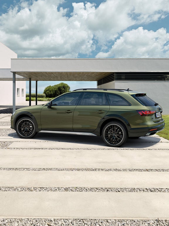 Side view Audi A4 allroad quattro