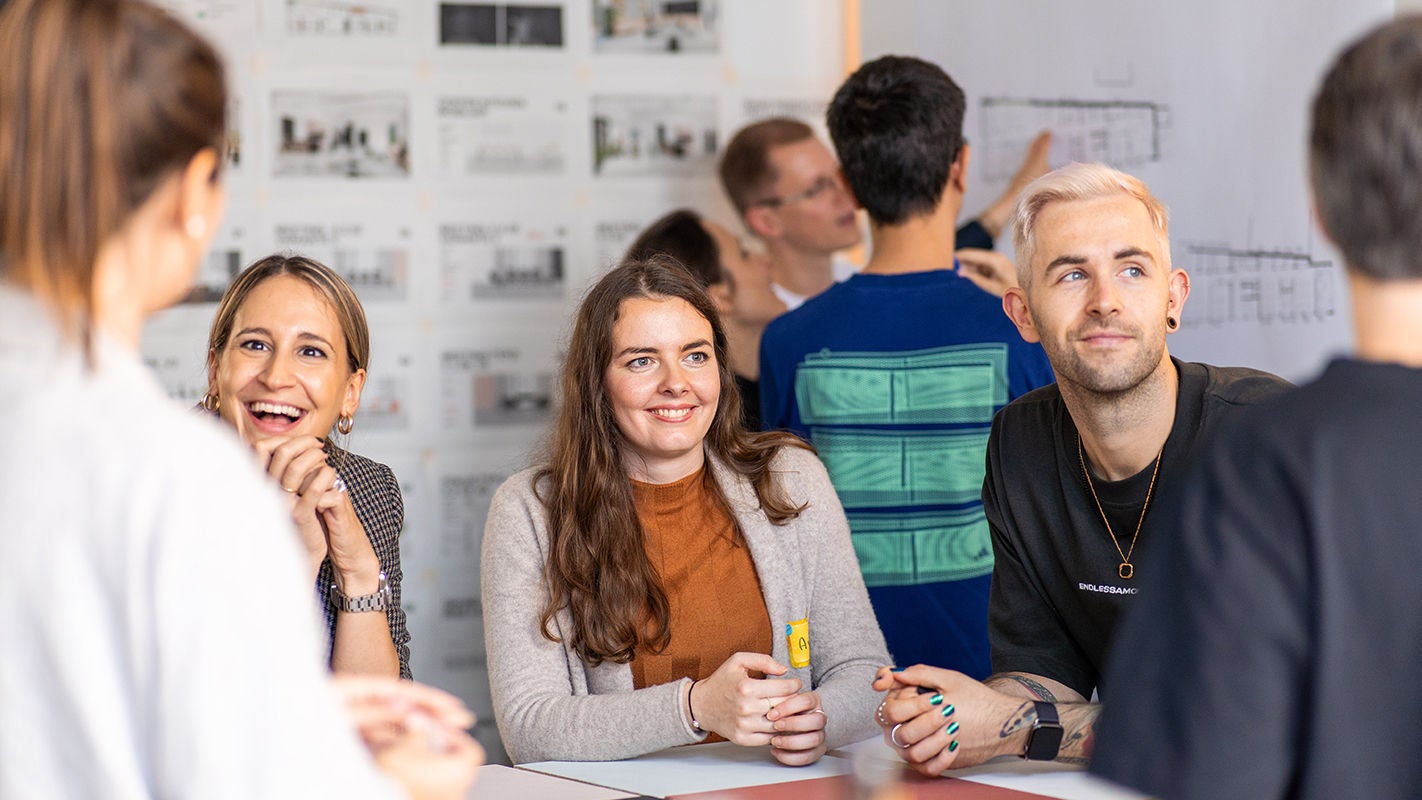Personen in einem Meeting