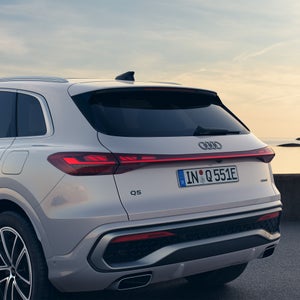 Foto de la tecnología de iluminación del Audi Q5 SUV e-hybrid híbrido enchufable. 