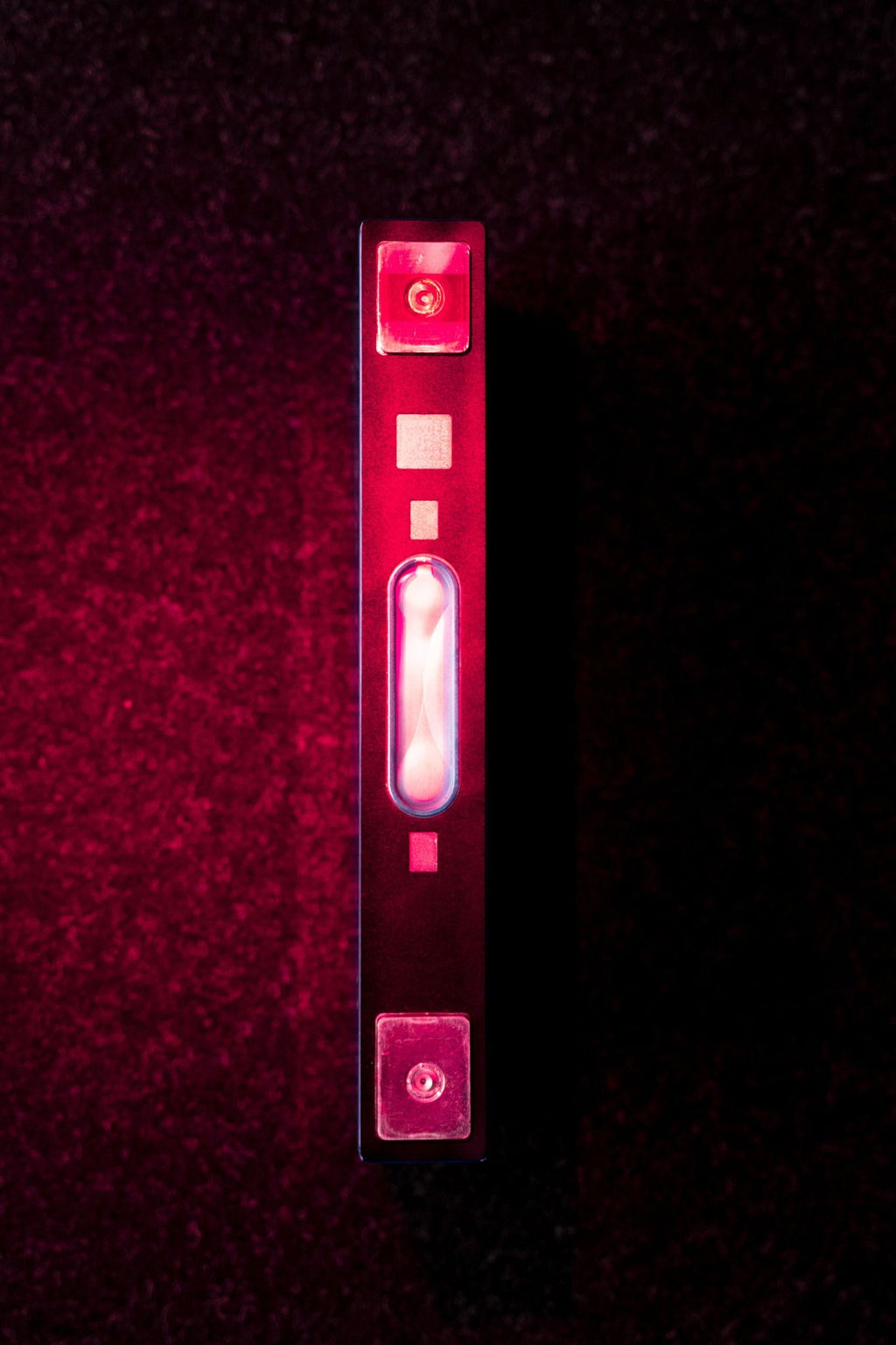 Eine Zelle der PPE Batterie rot beleuchtet.