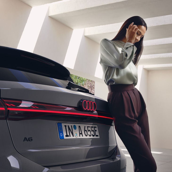 Audi A6 Avant e-tron takaaa