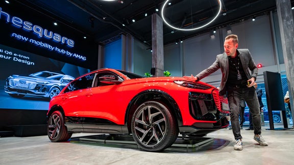 Audi Q6 SUV e-tron Prämiere im "the Square"