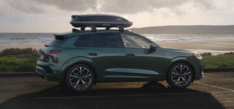 Audi Q3 SUV sedd från sidan.