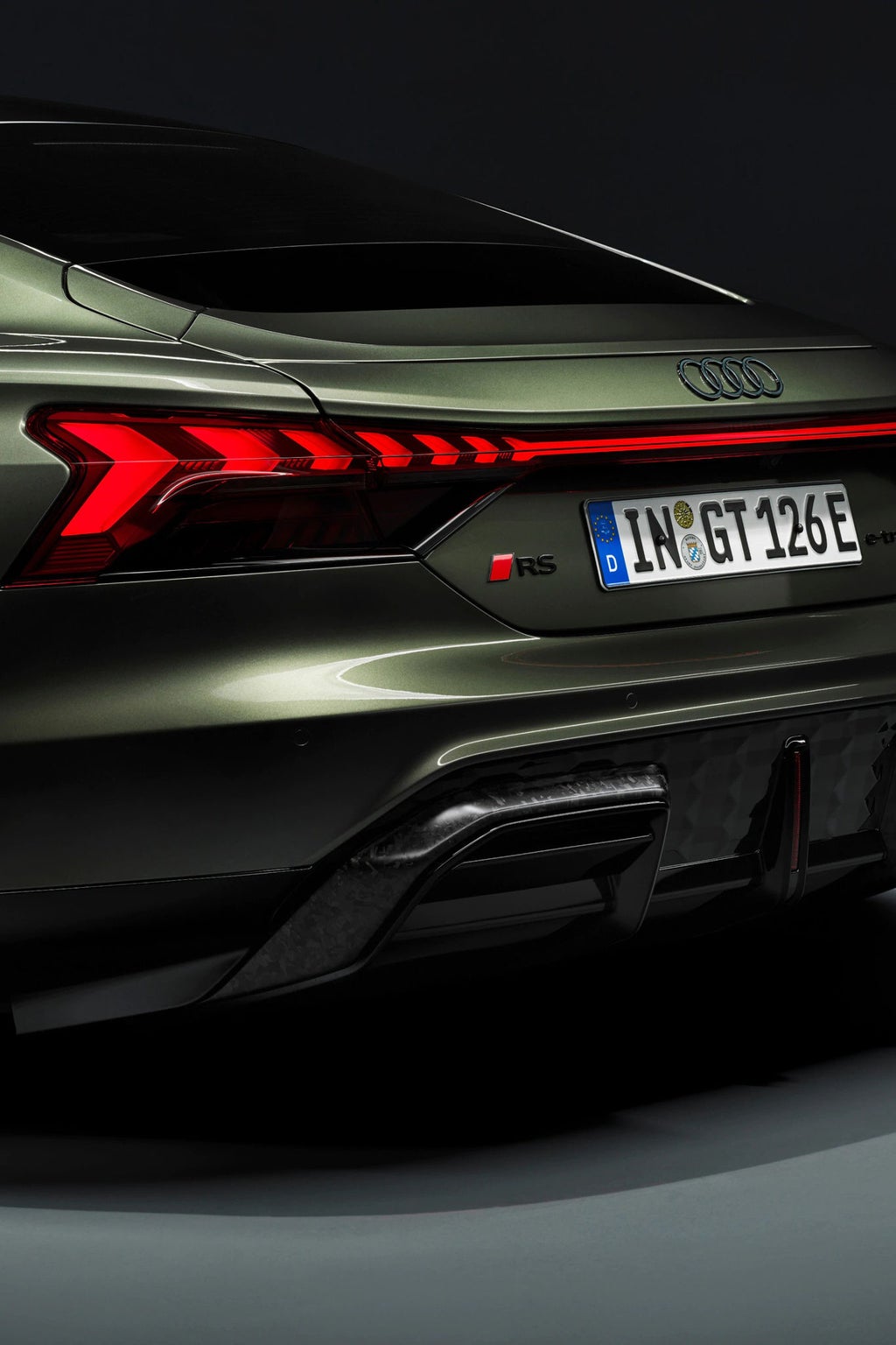 Widok z tyłu Audi RS e-tron GT performance.