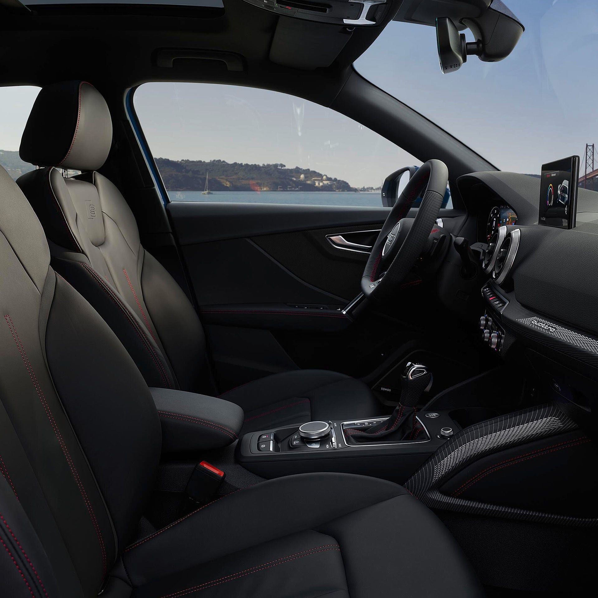 Foto del equipamiento del Audi Q2 2024.