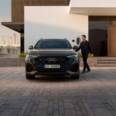 Audi Q8 SUV TFSI e vista frontal