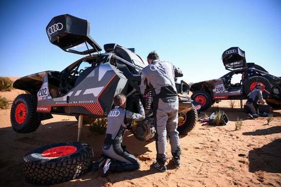 情熱と専門知識でゴールラインへ挑む：ダカールラリー 2022