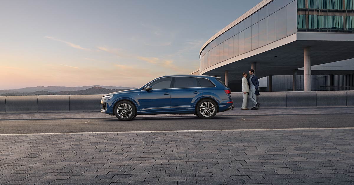 Audi Q7 > アウディジャパン