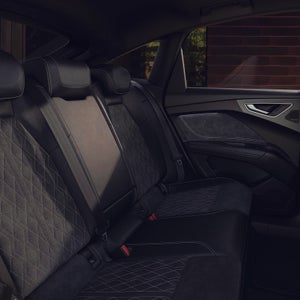 Aanzicht van de achterbank van de Q4 e-tron.