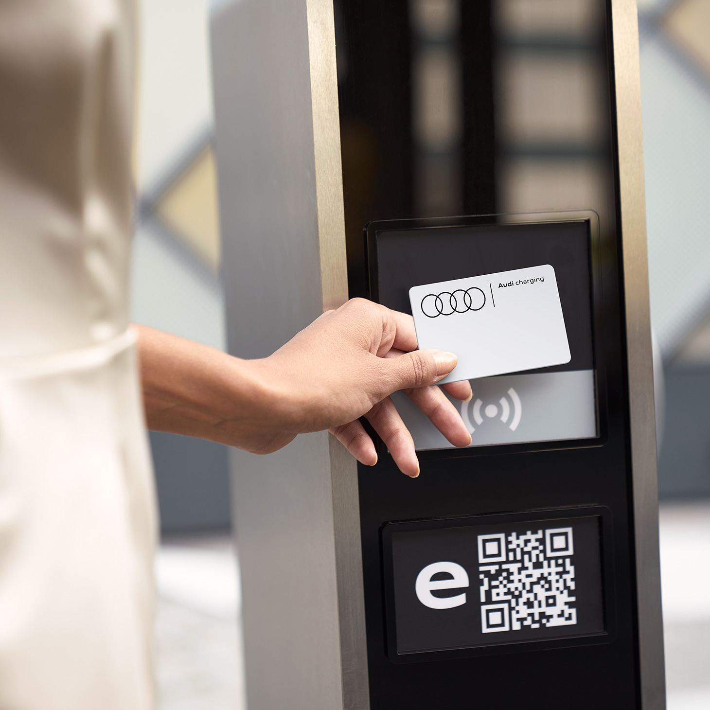 Carte e-tron Charging Service