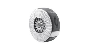 Eine Audi Rädertasche mit Logo auf weißem Hintergrund