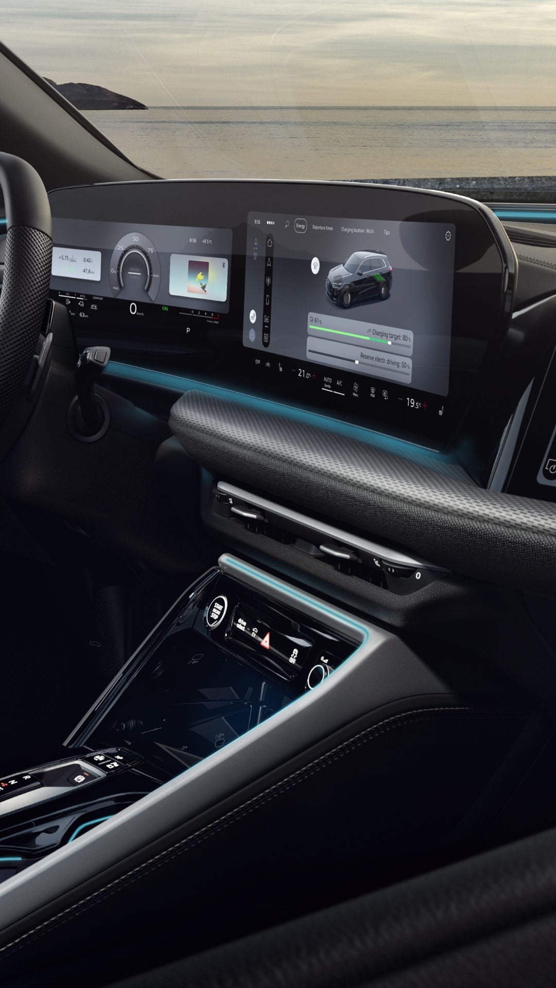A view inside the cockpit of the Q5 SUV e-hybrid. Among other features, the panoramic display and the MMI passenger display can be seen, as well as the interactive lighting at the bottom edge of the windscreen.
