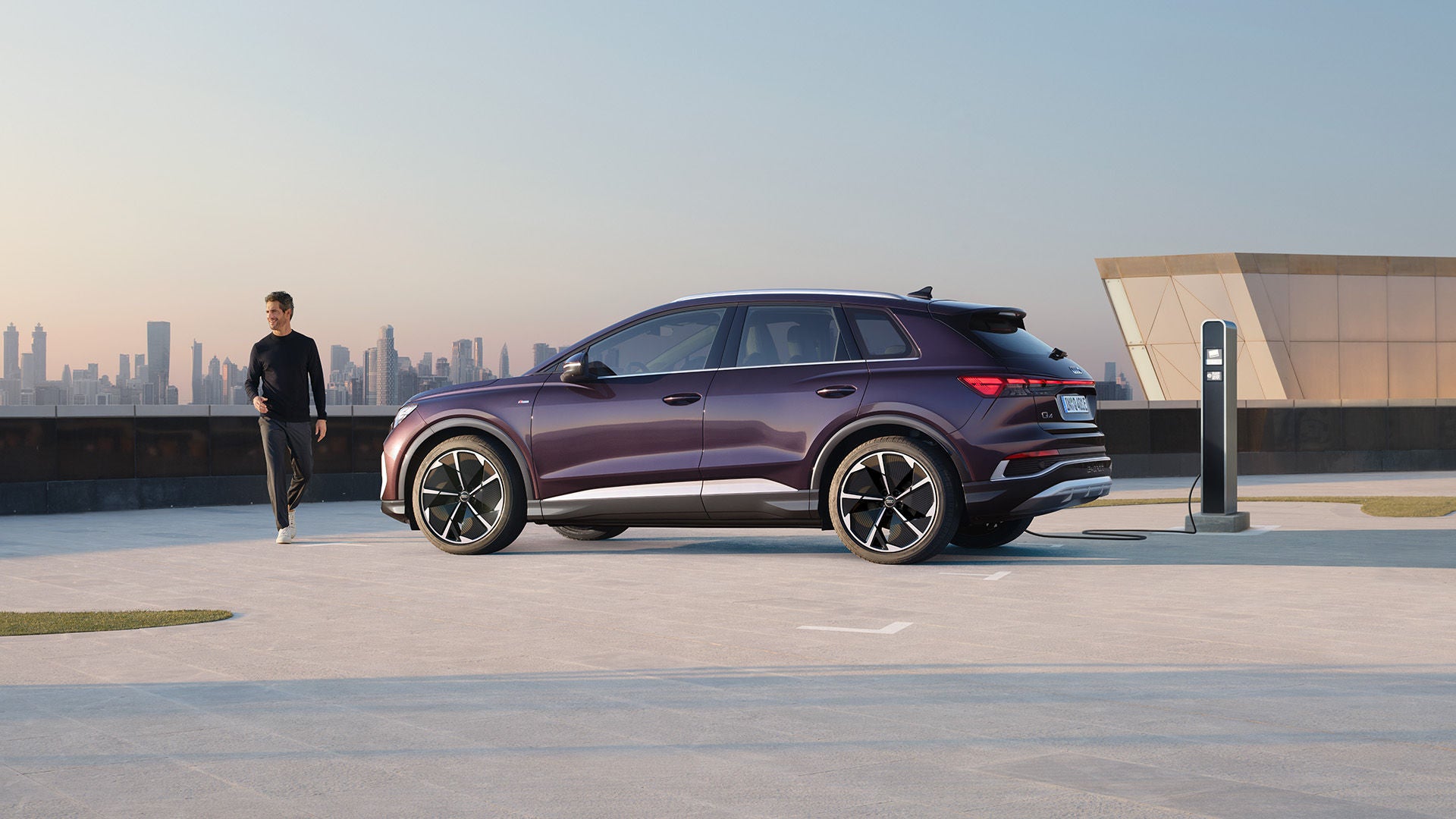 Der Audi Q4 e-tron in Auroraviolett